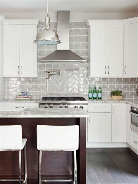 20 Grey And White Kitchen Backsplash Ideas
