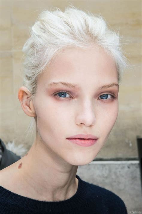 Google blonde hair, and no two photos will look the same. White blonde can look very striking on pale skin | Beau ...
