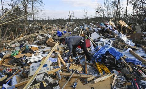 Tornado Kills 23 In Alabama Los Angeles Times