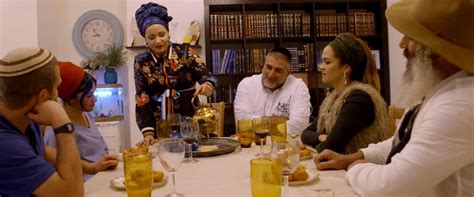 כאן תוכלו להצטרף לקבוצות או לפתוח קבוצות חדשות לפי תחומי עניין, אזורים בארץ ועוד. בואו לאכול איתי - עונה 3 | פרק 5 | כאן