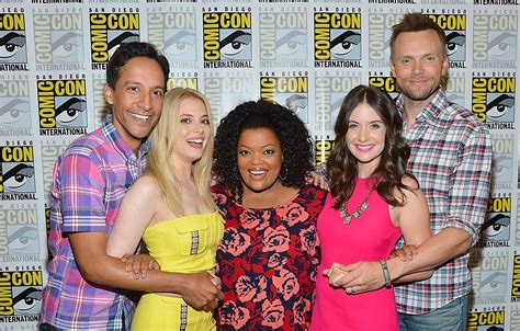 Joel Mchale Yvette Nicole Brown Alison Brie Gillian Jacobs And Danny Pudi At An Event For