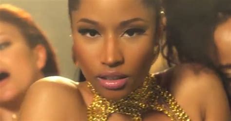 See Nicki Minaj Rub Her Butt On Drake In Her New Video Anaconda