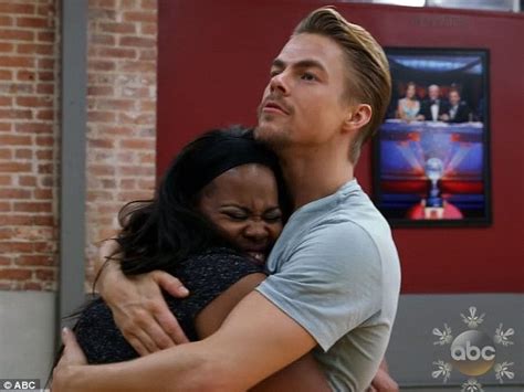 Pure Glee As Amber Riley Wins Dancing With The Stars Daily Mail Online