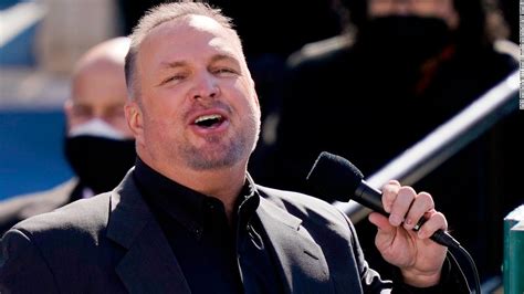 Watch Garth Brooks Perform Amazing Grace At Joe Bidens Inauguration