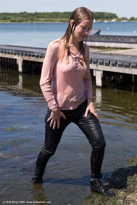 WWF 82199 Movie Incl 4K Images Leah Gabrielle In A Lake In Jeans