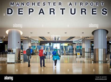 Manchester Airport New Terminal 2 Departures Area Stock Photo Alamy