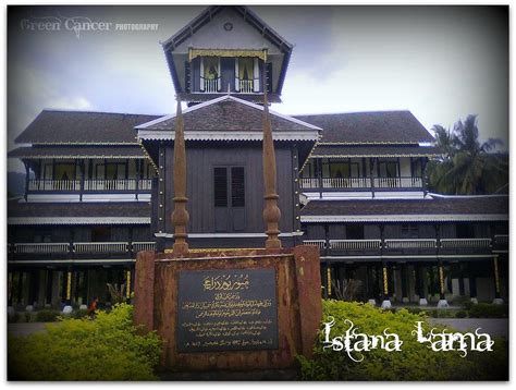 It does not nails, but hardwood bars hold. anugerahNya terindah: Istana Menanti