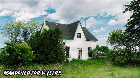 Unique Farmhouse Abandoned For 10 Years Lots Left Behind Forgotten