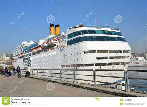 vladivostok russia october 25 2017 cruise ship costa romantica docked in vladivostok