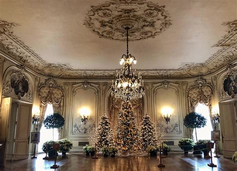 Road Trip Worthy Christmas At The Newport Mansions