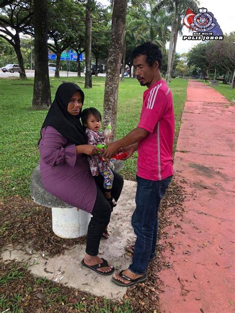 Peserta didik pada pendidikan anak usia dini (paud) dan jenjang pendidikan dasar dan menengah Polis Johor dipuji, beli barang keluarga kesusahan ketika ...