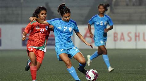 Pro League 2023 24 Indian Womens Hockey Team Goes Down 1 2 To China