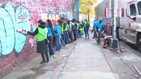 Student Volunteers Help Remove Graffiti And Clean Up Bronx Streets Pix11