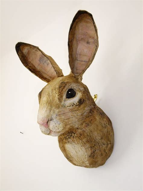 The ultimate guide to learning how to make paper mache sculptures, animals, wildlife and more! Mrs Cheese: emily warren - papier mache creatures