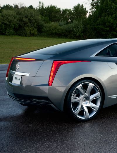 Cadillac Designs The Elr Extended Range Electric Vehicle