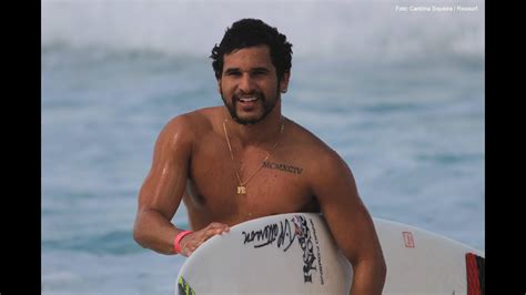 Italo ferreira had been driving a stolen car when police shot him in the head. Entrevista - Italo Ferreira fala no Ricosurf - YouTube