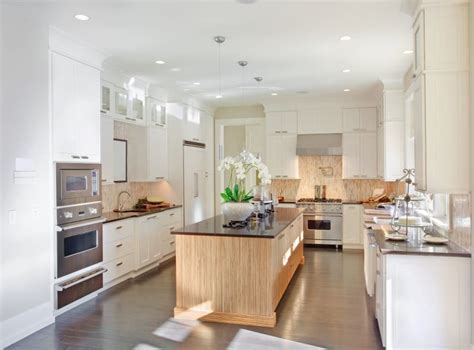 Several plans are available in this form of kitchen designs, which are further discussed in this article. 20 Nice U-Shaped Kitchen Design Ideas (PHOTO GALLERY)