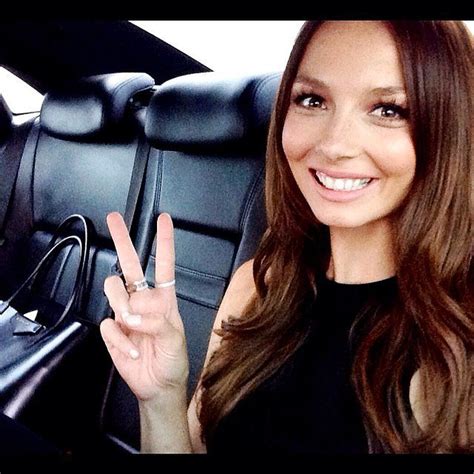 Peace Sign Selfie From Ricki Lee Coulter Aussie Models In Lingerie Lead This Weeks Celebrity