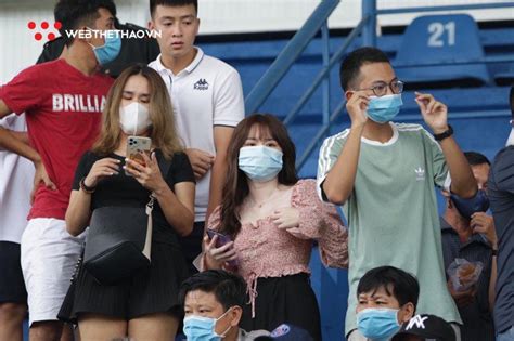 Trong khi đó, huỳnh anh cũng không còn để lại hình ảnh nào có mặt quang hải trên cả facebook và instagram. Huỳnh Anh đến Gò Đậu cổ vũ và gửi thông điệp ý nghĩa tới ...