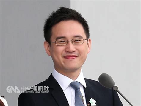 台北市 / 江昇鴻 黃昭盛 台北報導 「口譯哥」趙怡翔，目前擔任我國「駐美代表處」政治組長，但媒體報導，「口譯哥」已經請辭，將爭取民進黨. 趙怡翔駐美惹議 監委申請調查 | 政治 | 中央社 CNA