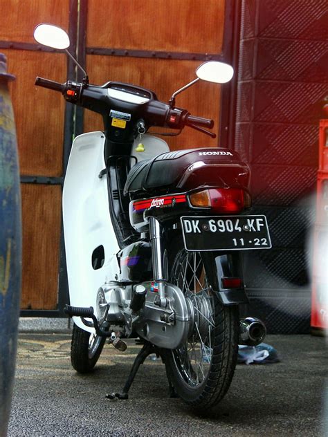 Wallpaper Motor Klasik - 1294x1728 - Download HD Wallpaper - WallpaperTip