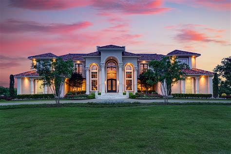 6 Elegant Homes On The Market In Arlington And Aledo Haven Lifestyles