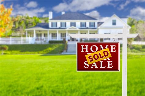 Home Seller's Checklist: 15 Tips for Selling a Home Now | Selling your house, Selling house ...