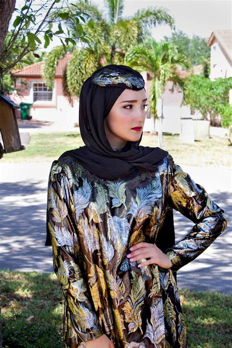 Muslim Women Add Personal Style To A Traditional Garment The New York Times