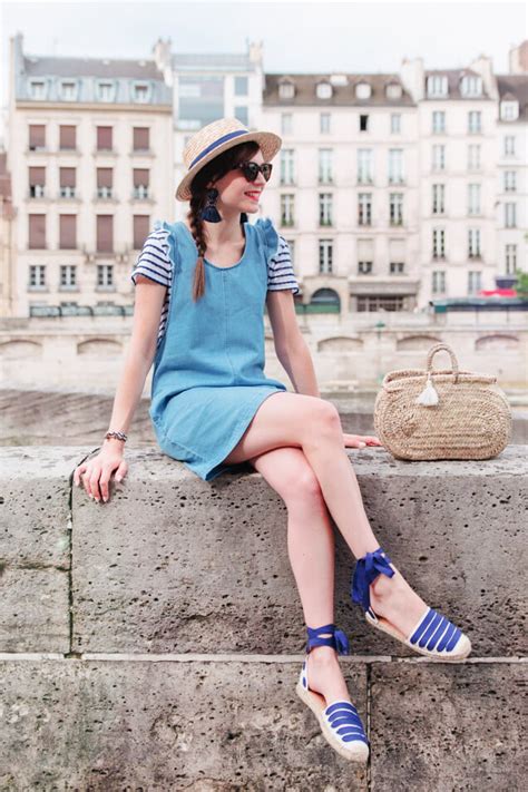 how to dress like a french woman 25 french style outfits belletag