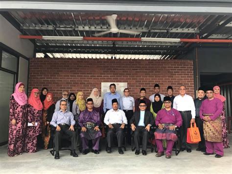 Seperti dilansir laman diskopumkm bandung, masyarakat pelaku usaha kecil dan menengah dapat mendaftarkan diri dengan langsung mendatangi dinas koperasi umkm di daerahnya. MOshims: Borang Bantuan Baitulmal Sarawak Online