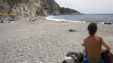 Ahora Granada Cantarriján primera playa naturista que consigue el