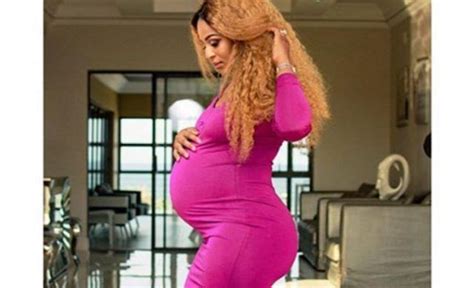 Hot Mama Jessica Nkosis Cute Pregnancy Style Maternity Fashion