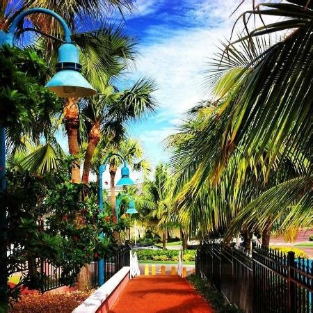 The brand new comfort suites grand prairie hotel near dfw airport, six flags, at&t stadium and more is a perfect choice for your next hotel in dfw. COMFORT SUITES PARADISE ISLAND - Updated 2018 Prices ...