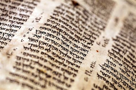 Vendieron La Biblia Hebrea Más Antigua Del Mundo