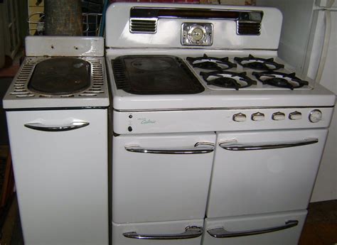 We're not robots, get sales advice 7 days a week. old caloric ovens | 50s? Ultramatic Caloric gas stove ...