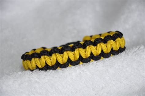 Check spelling or type a new query. Paracord Designs: Survival Bracelets Color Ideas