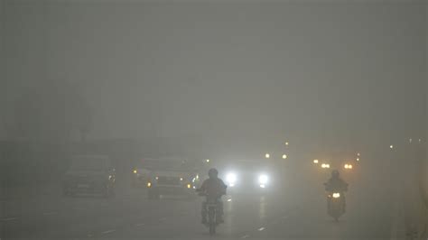 How To Drive Safely During Dense Fog Follow These 5 Tips Hindustan Times