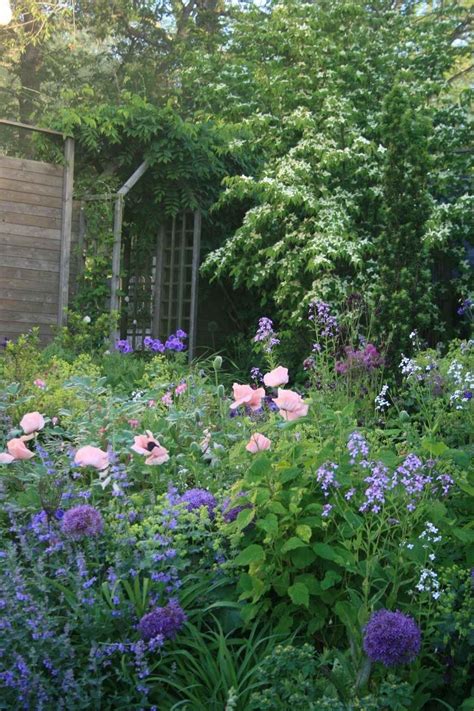 76 Stunning Small Cottage Garden Ideas For Backyard Inspiration