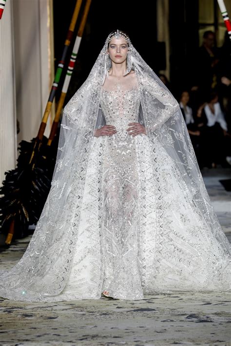 Her couture fashion house is located in los angeles, california. Zuhair Murad Spring 2018 Couture Collection | Tom + Lorenzo