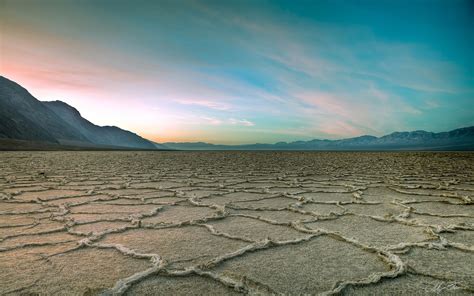 Dry Desert Terrain Wallpapers And Images Wallpapers Pictures Photos
