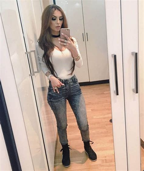 Faryal Makhdoom Snaps A Selfie In A Figure Hugging White Top And Jeans