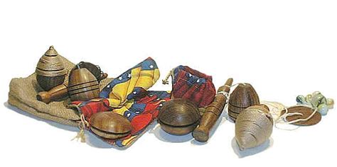 Juegos tradicionales mas conocidos son trompo gurrufio las metras papagayo . Colibri Venezolano: Juguetes y Juegos tradicionales