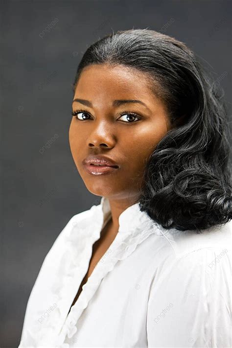 Kepala Wanita Cantik Afrika Coklat Cantik Foto Latar Belakang Dan