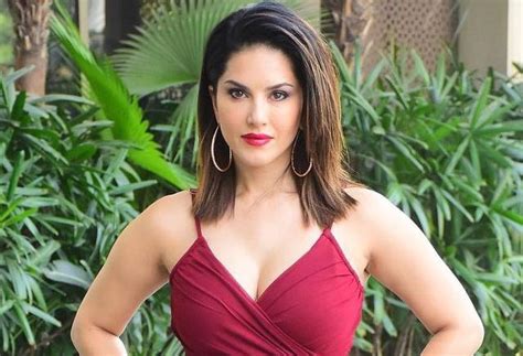 Sunny Leone Has That Luminous Glow On Her Face And The Reason Seems