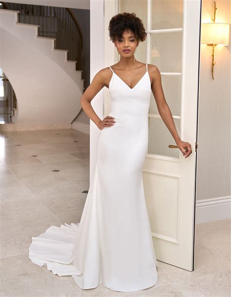 Savannah A Sleek And Simple Crepe Sheath Wedding Dress Wed2b