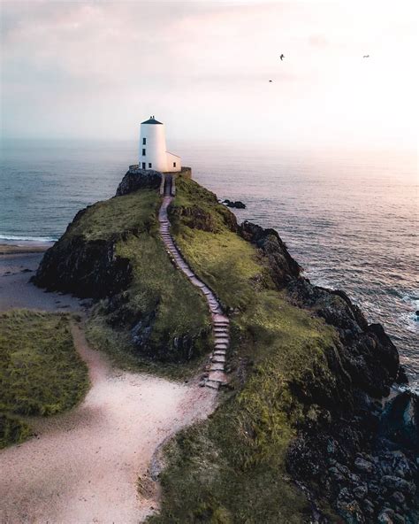 Première équipe à se qualifier pour les 8es en ayant perdu ses deux premiers matchs de. Pays de Galle via @nomadict / Instagram | National parks ...