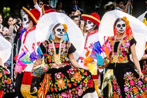 Day Of The Dead In Mexico 2019 How To Celebrate Dia De Muertos