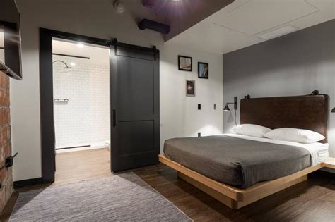 Suites At Moxy Nashville Downtown Suiteness — Stay Connected