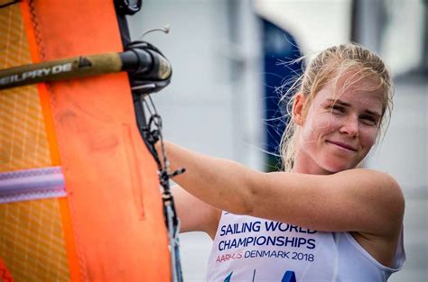 Katy spychakov is an israeli windsurfer. הולכת עם הרוח: הפריצה של קטי ספיצ'קוב