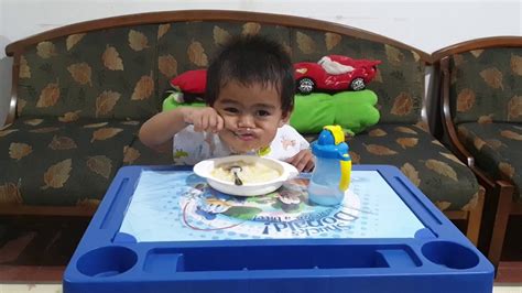 Sharing seputar bayi susah makan : WOW BAYI HEBAT UMUR 1 TAHUN 6 BULAN SUDAH BISA MAKAN ...